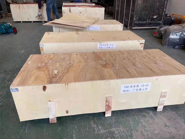 开工啦！发往佛山XQSSR150罗茨鼓91免费版安装黄色 30KW4台(图2)